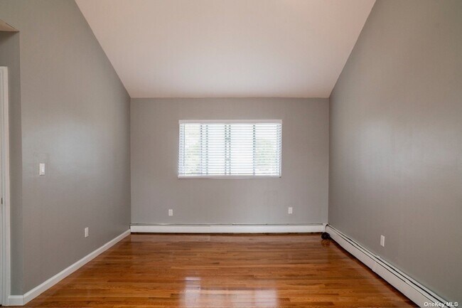 Building Photo - 399 33rd St