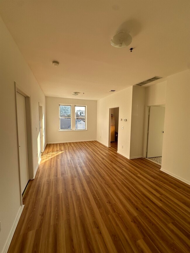 Building Photo - 203 Academy St