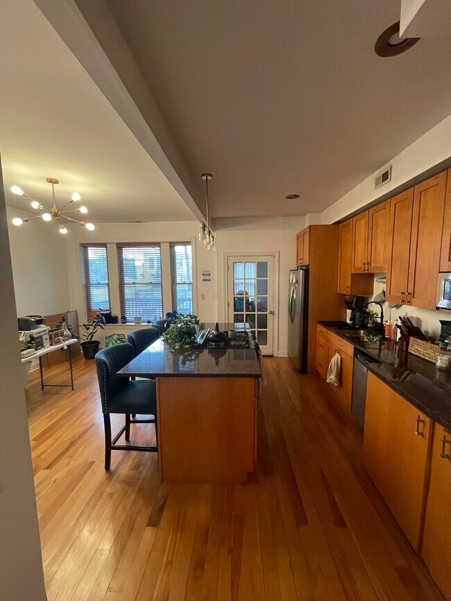 Foto del edificio - 4220 S Champlain Ave