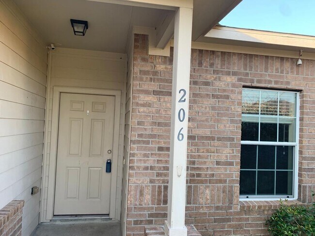 Building Photo - 206 Hawks View Dr