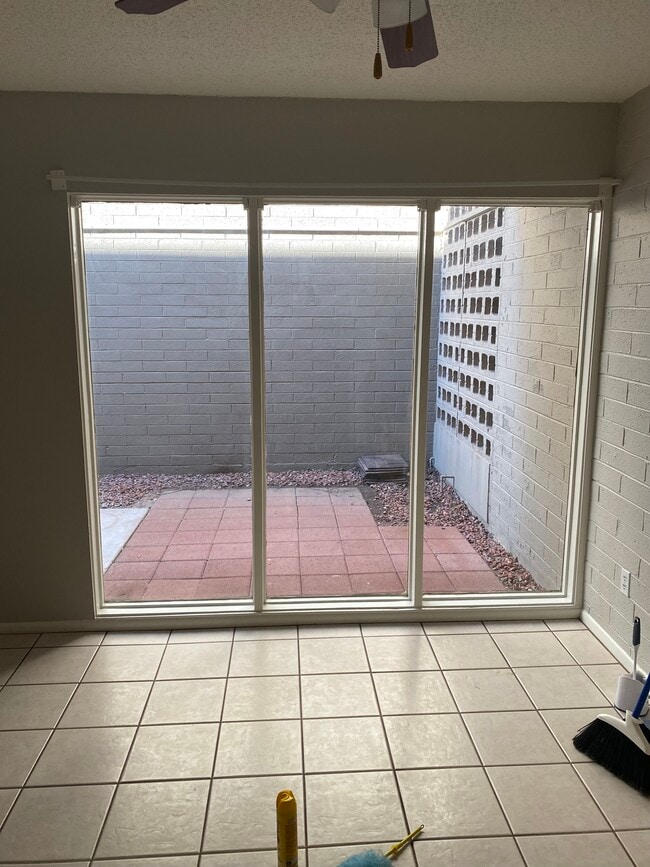 Front Living Area - 1816 W Tuckey Ln