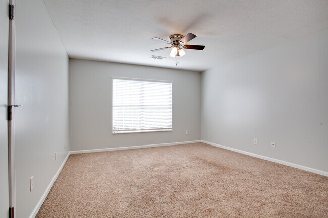 Building Photo - 1653 Maple View Way