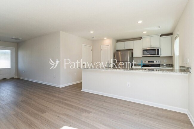 Foto del edificio - 6248 Lowe Ln