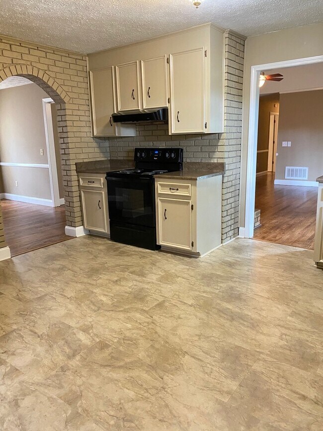 4/2.5 Ranch Style in Taylors House for Rent in Taylors, SC