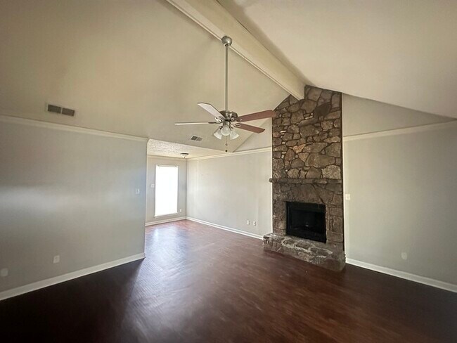 Building Photo - 2646 Harlingen Dr