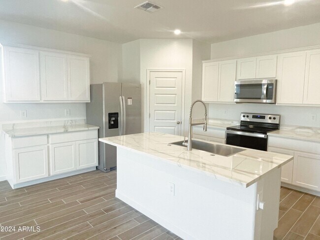 Building Photo - 2760 W Stradling Ave