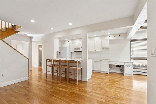 Foto del edificio - 41 Winslow Rd