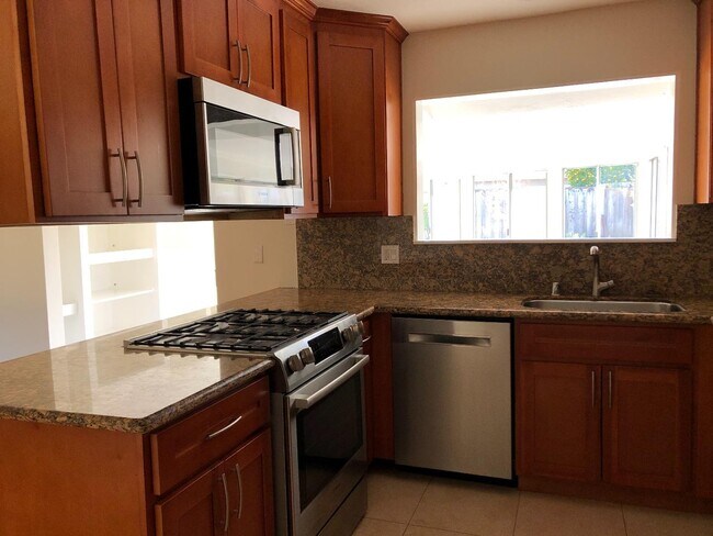 Foto del edificio - 4876 Springdale Dr