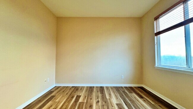 Foto del edificio - Welcome to this Beautiful 3 Bed 2 Bath 2 Garage Home with Big Backyard in Brighton East Farms!