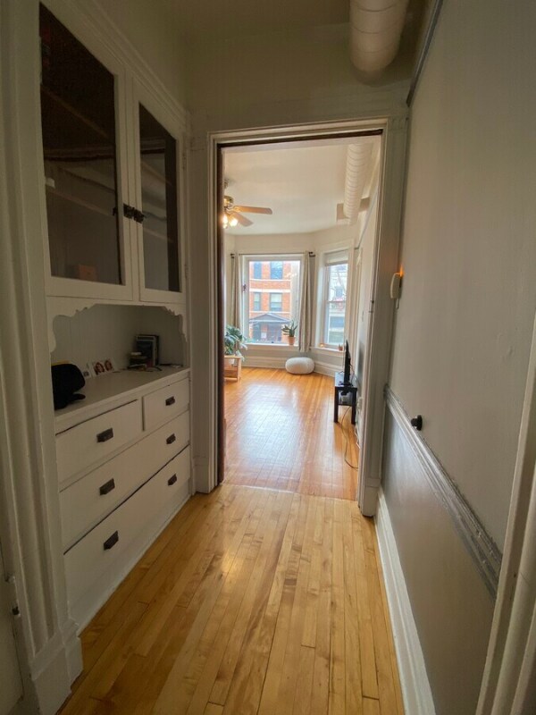 Foto del edificio - 909 N Winchester Ave