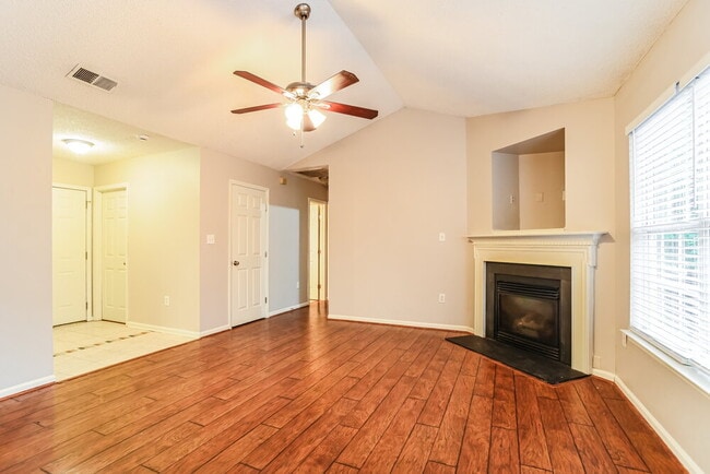 Building Photo - 3238 Longspur Dr