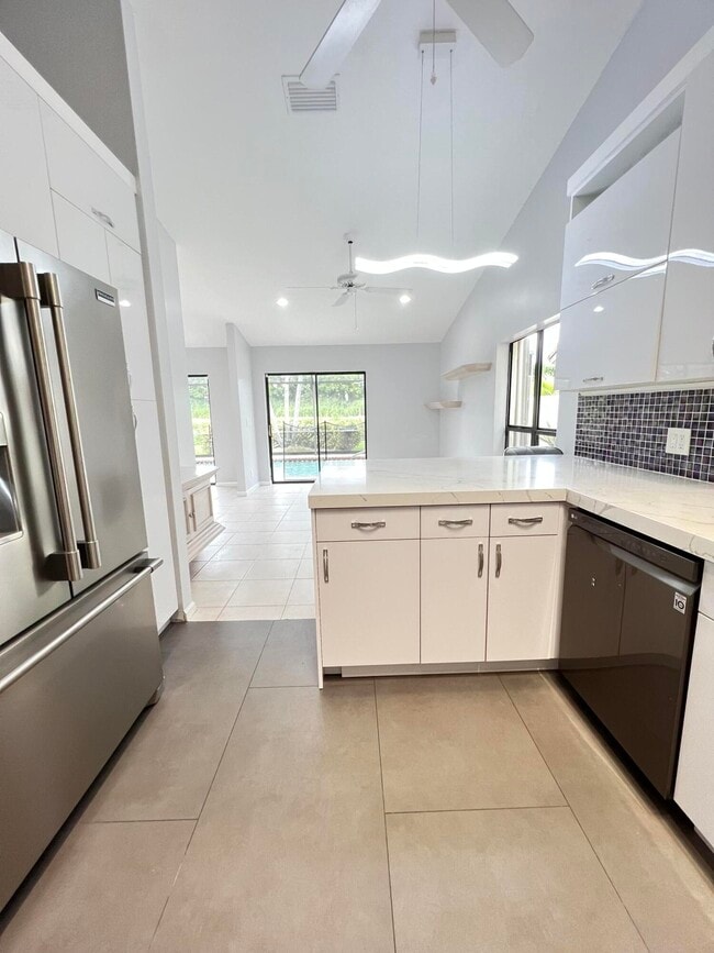 Building Photo - 7787 Villa Nova Dr