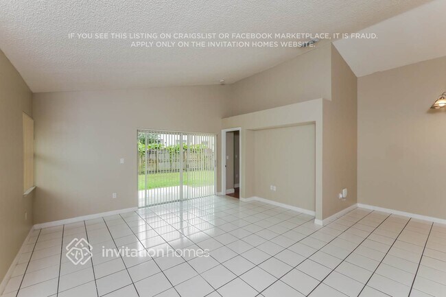 Foto del edificio - 9900 SW 59th Ct