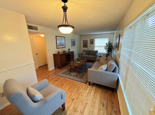 Building Photo - 4034 Dream Oak Pl