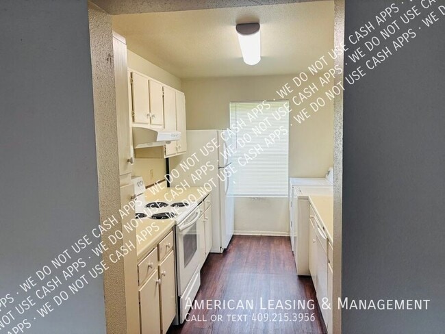 Building Photo - 4675 Collier St