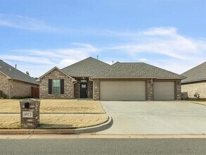 Building Photo - 8913 Stacy Lynn Ln