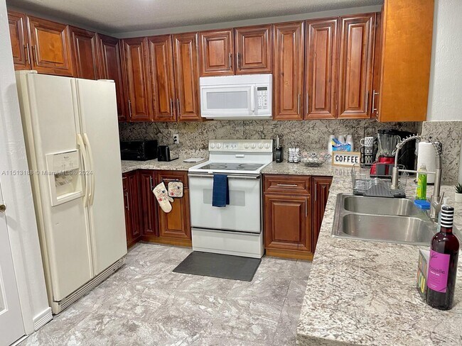 Foto del edificio - 8497 NW 23rd Manor