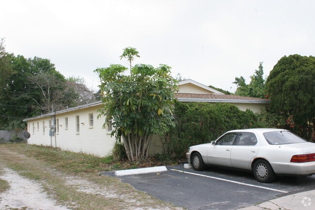 Building Photo - 7524 41st Ave N