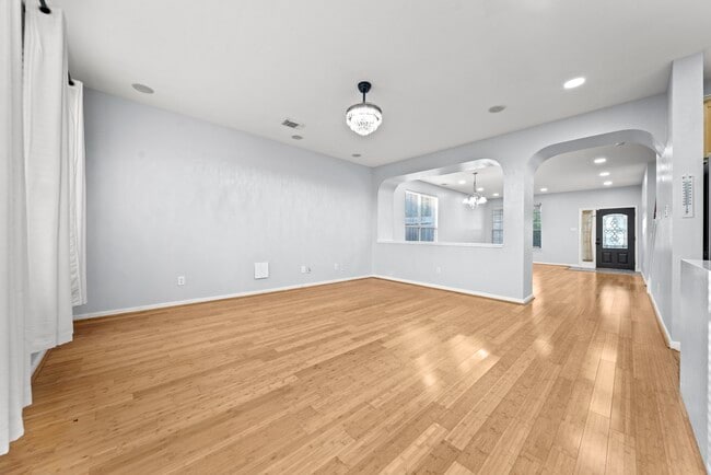 Building Photo - 6323 Channelbrook Ln