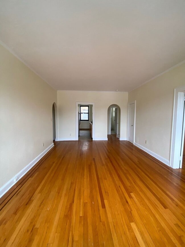 Interior Photo - Palisades Towers