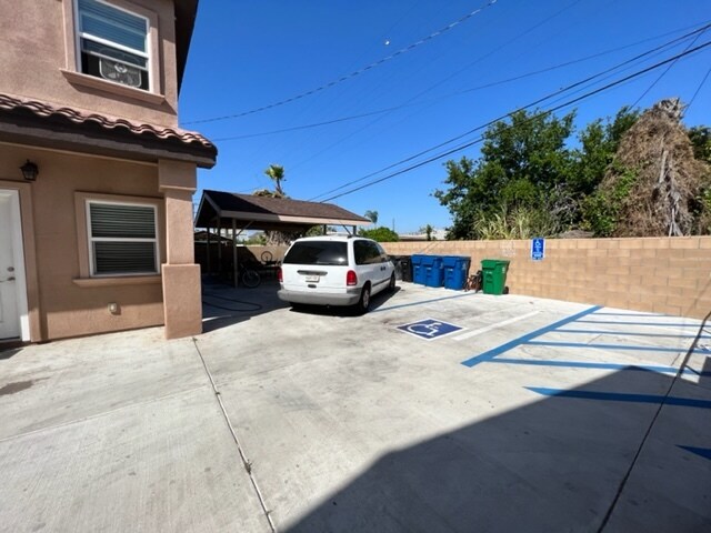 Building Photo - 14894 Van Buren St