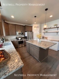 Foto del edificio - 1661 Aspen Grove Dr