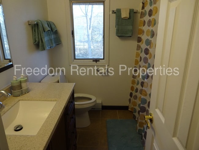 Building Photo - Fully Furnished newly remodeled townhouse