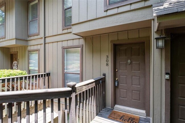 Building Photo - 308 Cumberland Ct SE