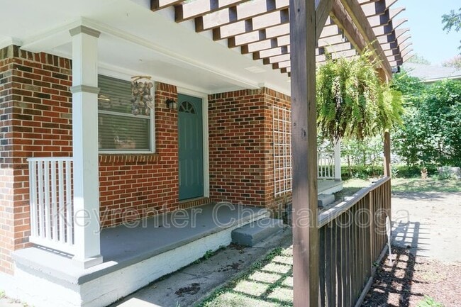 Building Photo - 5105 Lynnwood Ave