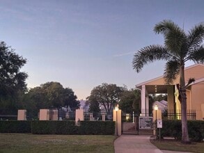 Building Photo - 5347 Emerald Isle Dr