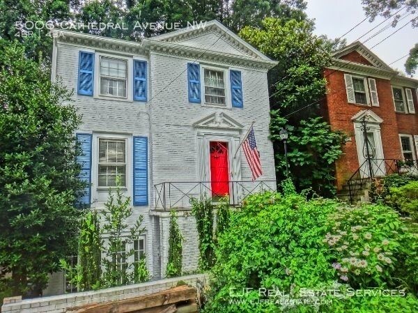 Foto principal - 5006 Cathedral Ave NW