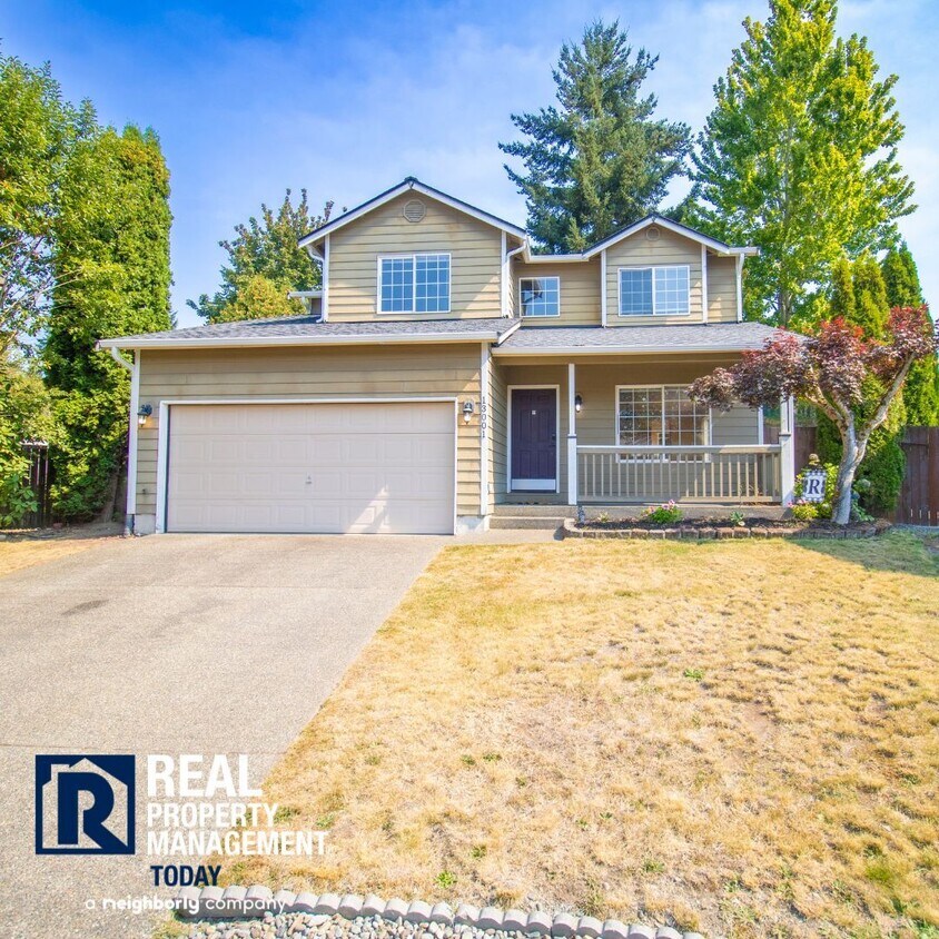 Foto principal - 4 Bedroom Home With A Huge Yard!