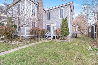 Building Photo - 414-416 Oak St