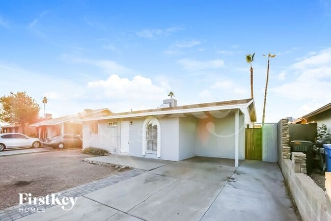 Building Photo - 4747 E Saint Catherine Ave