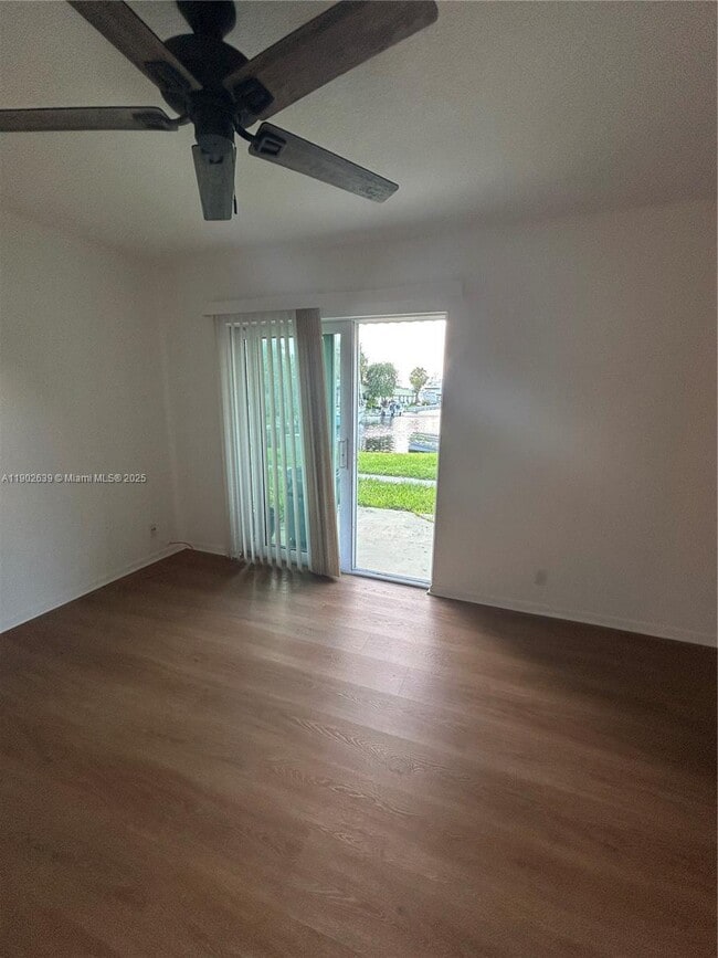 Foto del edificio - 305 Lewis Ln