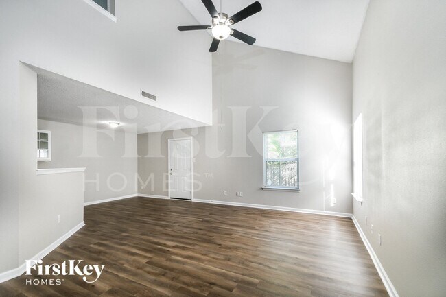 Foto del edificio - 16700 Aulton Dr