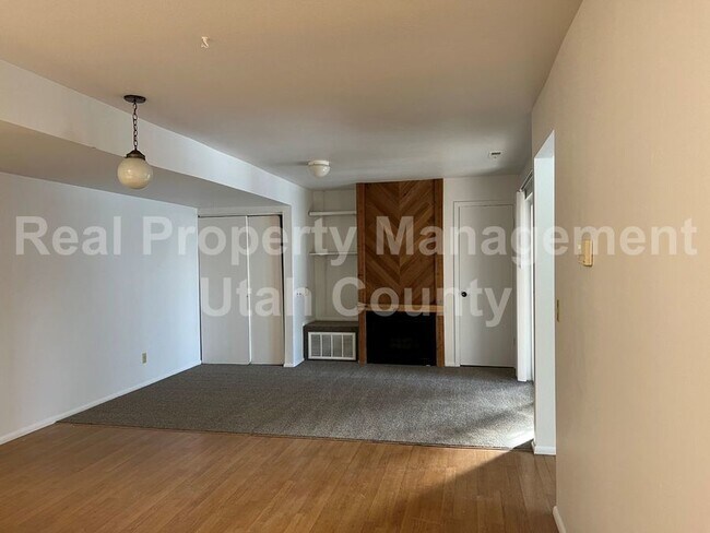 Building Photo - $500 Off 1st months rent | Newly Remodeled...