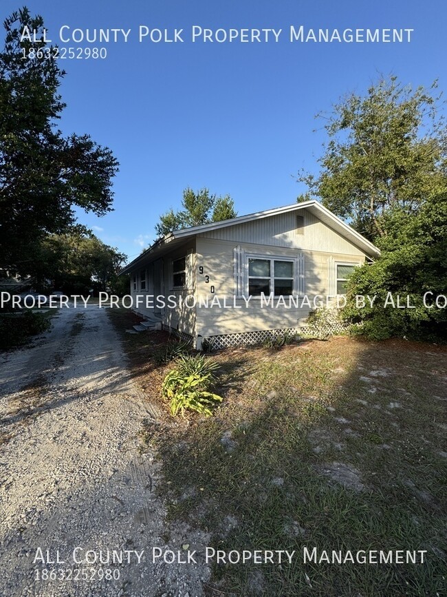 Building Photo - Super 3 Bedroom Single Family Home in Down...