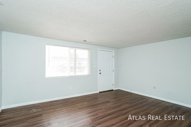 Foto del edificio - 2 Bed - Thoughtful Upgrades & affordable! ...