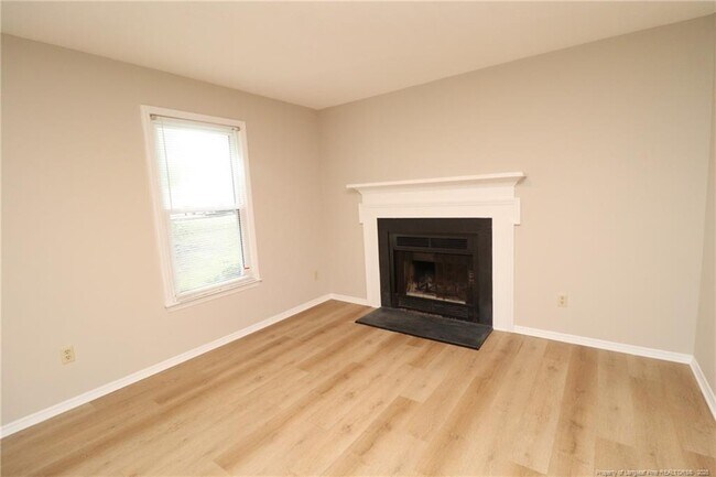Foto del edificio - 3901 Lexington Dr