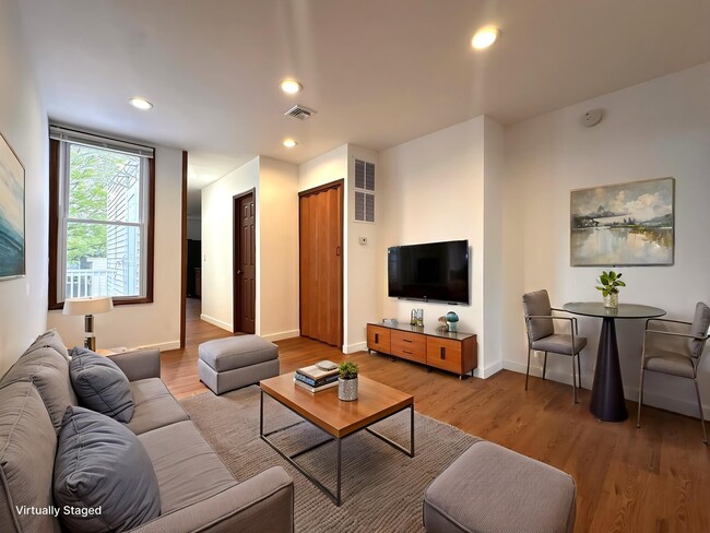 Building Photo - 125 Zabriskie St