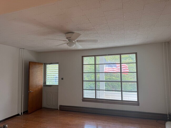 Foto del edificio - PENDING!  4   Bedroom Duplex in Jim Thorpe