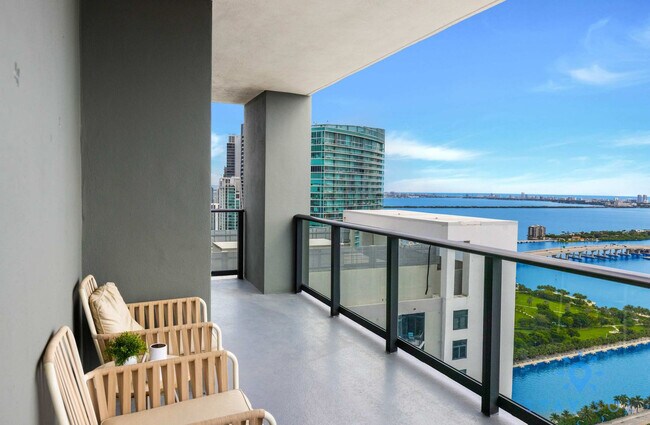 Foto del edificio - 601 NE 1st Ave