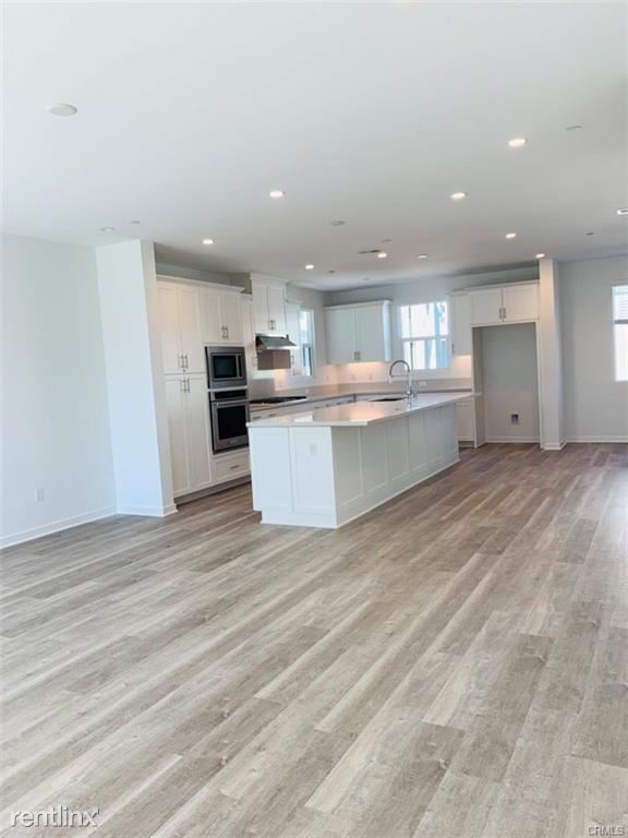 Foto del edificio - 4 br, 4 bath Townhome - 111 Schick