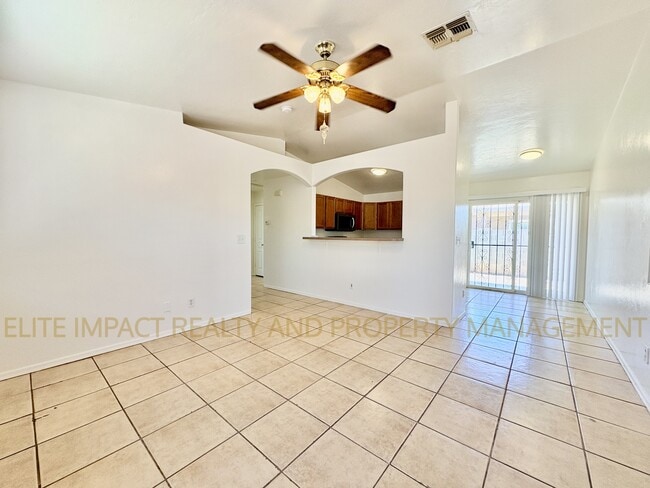 Building Photo - 3422 N Fontana Ave