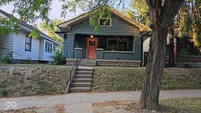 Building Photo - 2532 E 17th St