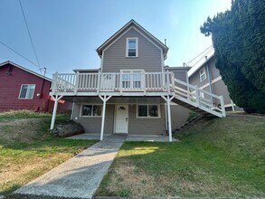 Building Photo - 1615 Humboldt St