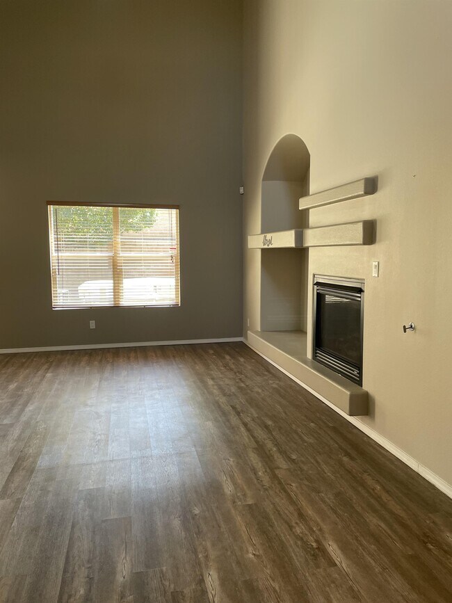 Foto del edificio - 8908 Lochnager Ln NE