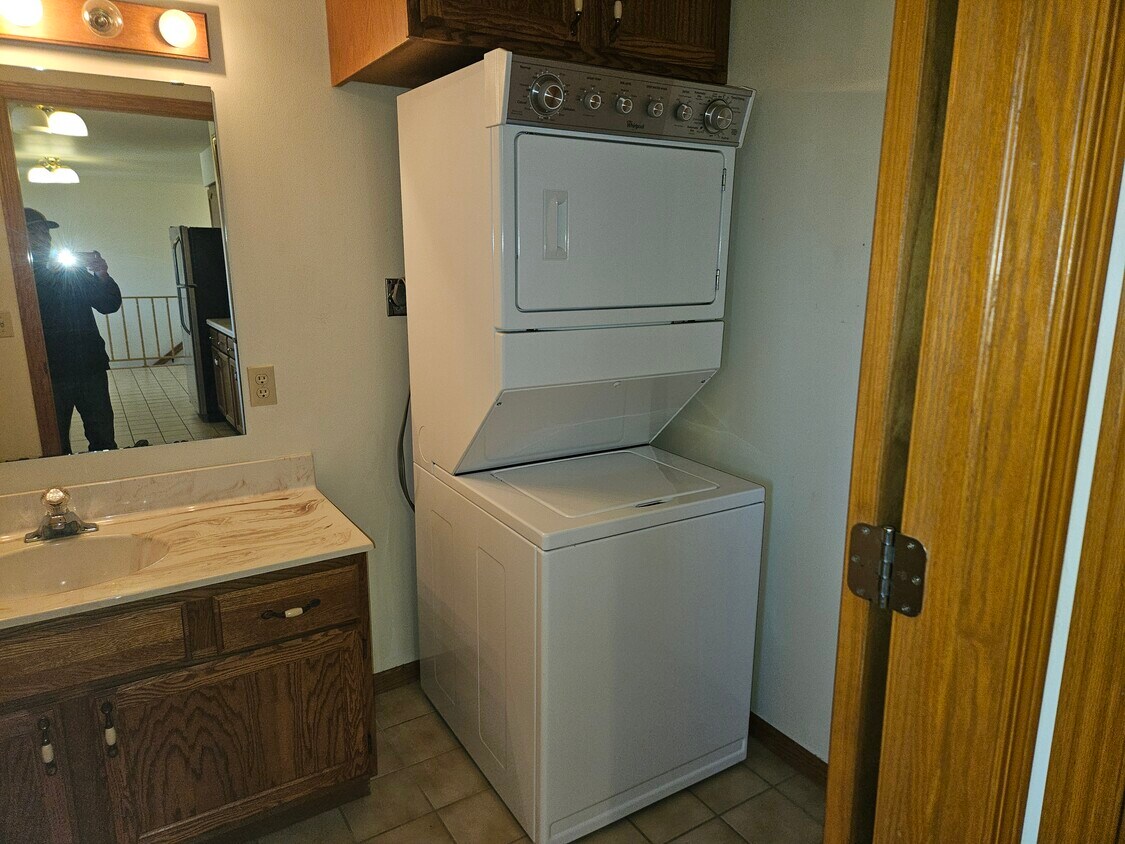 Primary Photo - 1431 Clarence Ct