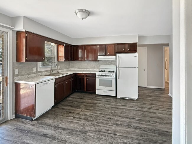 Foto del edificio - 5890 Christie Ave SE
